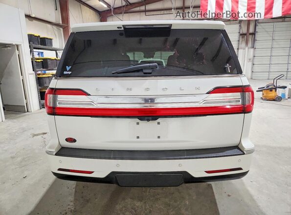 5LMJJ2LT8LEL16605 2020 LINCOLN NAVIGATOR Белый Вид сзади