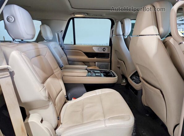 5LMJJ2LT8LEL16605 2020 LINCOLN NAVIGATOR Белый Вид задней части салона