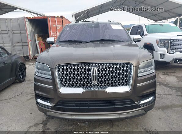 5LMJJ2TT0JEL10049 2018 LINCOLN NAVIGATOR Коричневый Вид спереди