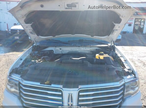 5LMJJ3JTXGEL06673 2016 LINCOLN NAVIGATOR L Белый Вид сзади