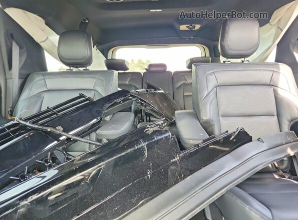 5LMJJ3LG5SEL21347 2025 LINCOLN NAVIGATOR Черный Вид задних сидений