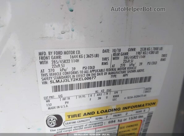 5LMJJ3LT2KEL00677 2019 LINCOLN NAVIGATOR L White Vista del compartimento del motor