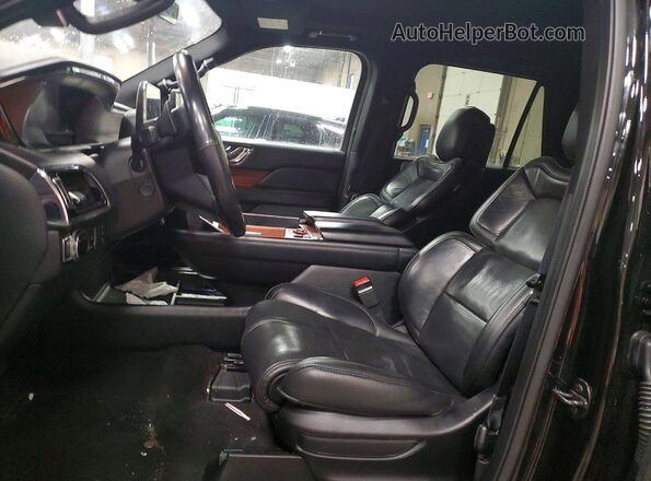 5LMJJ3LT6JEL22017 2018 LINCOLN NAVIGATOR Черный Вид салона спереди
