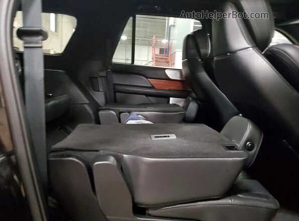 5LMJJ3LT6JEL22017 2018 LINCOLN NAVIGATOR Черный Вид задней части салона