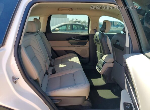 5LMPJ8JA9SJ957069 2025 LINCOLN NAUTILUS Белый Вид задней части салона