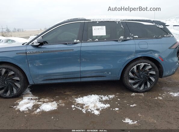 5LMPJ9JA5SJ914189 2025 LINCOLN NAUTILUS Синий Вид спереди