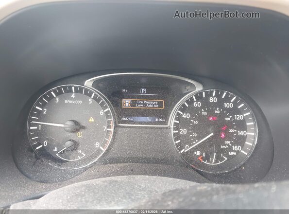 5N1AR2MN7GC610350 2016 NISSAN PATHFINDER Red Vista de los asientos traseros