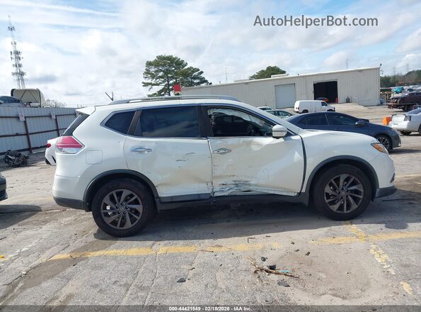 5N1AT2MT1GC863793 2016 NISSAN ROGUE White Widok wnętrza z tyłu