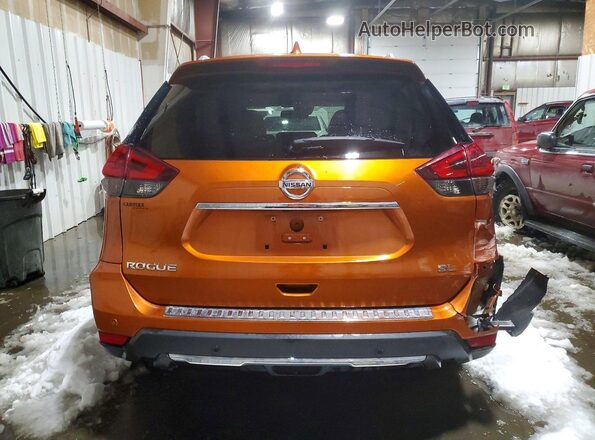 5N1AT2MT2KC727679 2019 NISSAN ROGUE Оранжевый Вид сзади