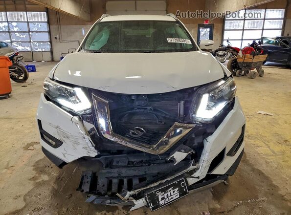 5N1AT2MT3HC815875 2017 NISSAN ROGUE Белый Вид спереди