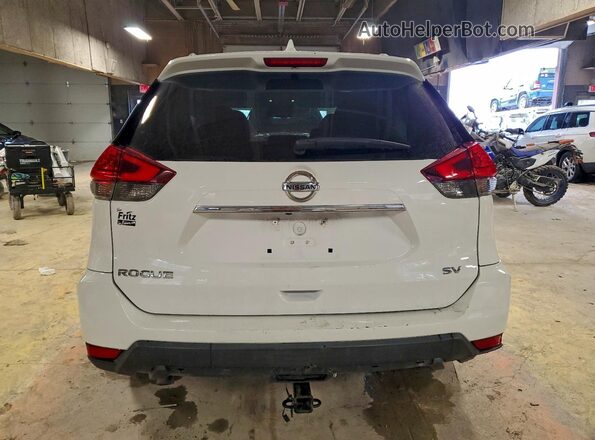 5N1AT2MT3HC815875 2017 NISSAN ROGUE Белый Вид сзади