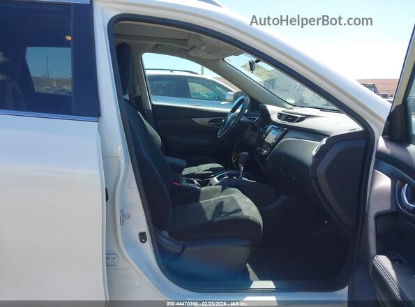 5N1AT2MT4GC790158 2016 NISSAN ROGUE Белый Вид салона спереди