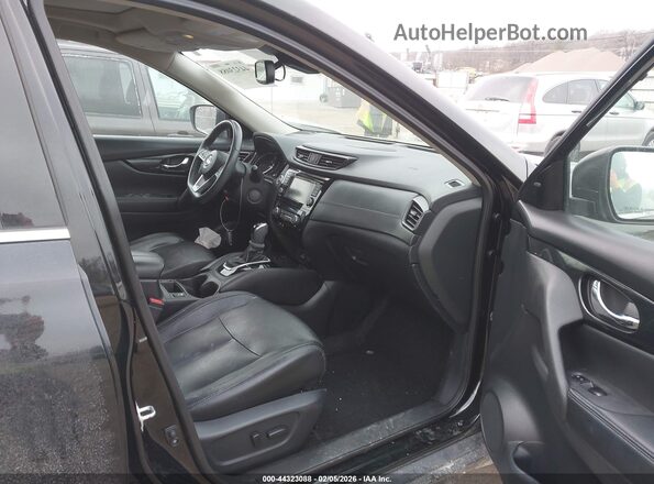 5N1AT2MV2KC709295 2019 NISSAN ROGUE Черный Вид салона спереди