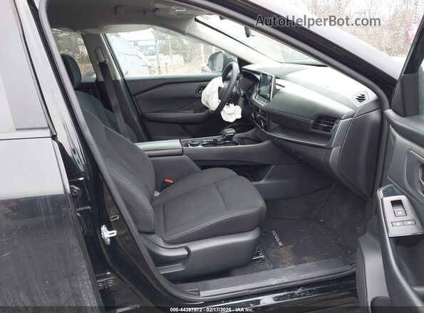 5N1BT3AB0RC715272 2024 NISSAN ROGUE Черный Вид салона спереди