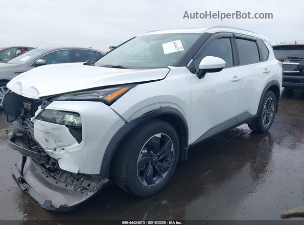5N1BT3BA4RC733280 2024 NISSAN ROGUE Белый Передняя левая четверть