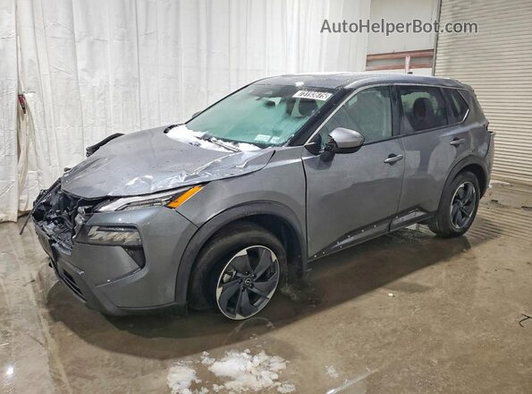 5N1BT3BBXSC833561 2025 NISSAN ROGUE Gray Vista tres cuartos delantera izquierda