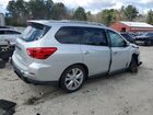 2018 Nissan Pathfinder S Silver vin: 5N1DR2MM5JC665052