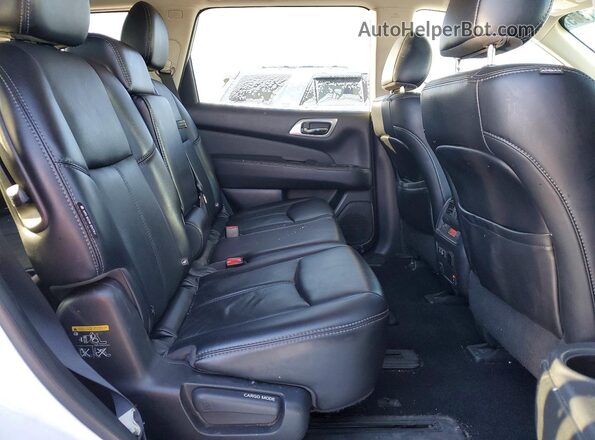 5N1DR2MM7KC608501 2019 NISSAN PATHFINDER White Vista interior trasera