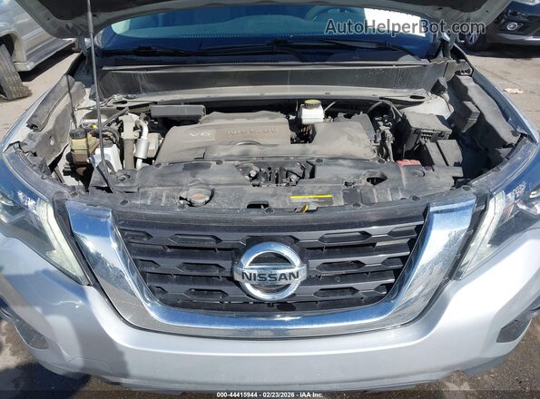 5N1DR2MMXJC632399 2018 NISSAN PATHFINDER Серебряный Вид сзади