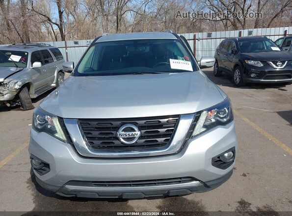 5N1DR2MMXJC632399 2018 NISSAN PATHFINDER Серебряный Вид задней части салона