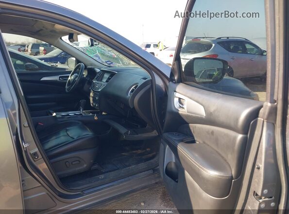 5N1DR2MN2HC658594 2017 NISSAN PATHFINDER Серый Вид салона спереди