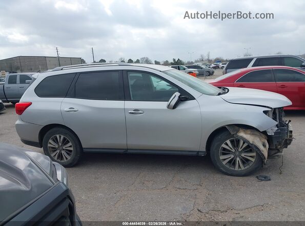 5N1DR2MN6JC629072 2018 NISSAN PATHFINDER Silver Vista interior trasera