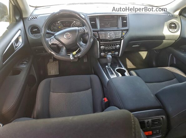 5N1DR2MN8HC670846 2017 NISSAN PATHFINDER Серебряный Вид панели приборов