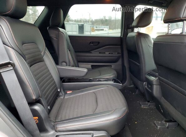 5N1DR3BD0PC270729 2023 NISSAN PATHFINDER Gray Вид задньої частини салону