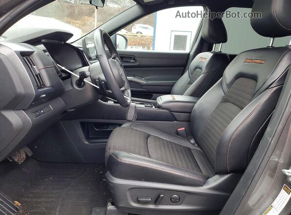 5N1DR3BD0PC270729 2023 NISSAN PATHFINDER Gray Вид салону спереду