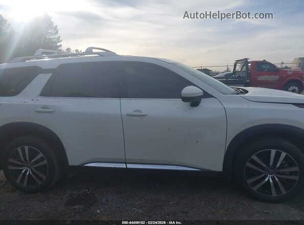 5N1DR3DH2RC243647 2024 NISSAN PATHFINDER White Вид задньої частини салону