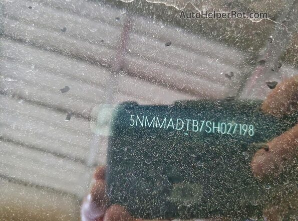 5NMMADTB7SH027198 2025 GENESIS GV70 Maroon Widok naklejki z numerem VIN