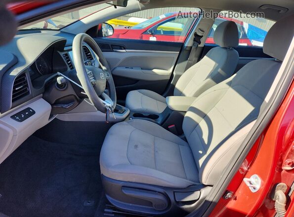 5NPD84LF1KH478340 2019 HYUNDAI ELANTRA Красный Вид салона спереди