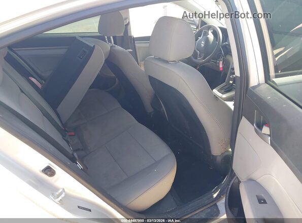 5NPD84LF5HH212070 2017 HYUNDAI ELANTRA Silver Widok naklejki z numerem VIN