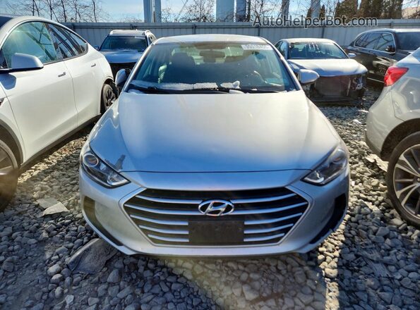 5NPD84LF5JH268256 2018 HYUNDAI ELANTRA Серебряный Вид спереди