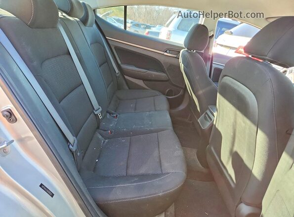 5NPD84LF5JH268256 2018 HYUNDAI ELANTRA Серебряный Вид задних сидений