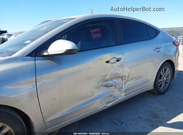 5NPD84LF6HH004330 2017 HYUNDAI ELANTRA Silver Widok z przodu