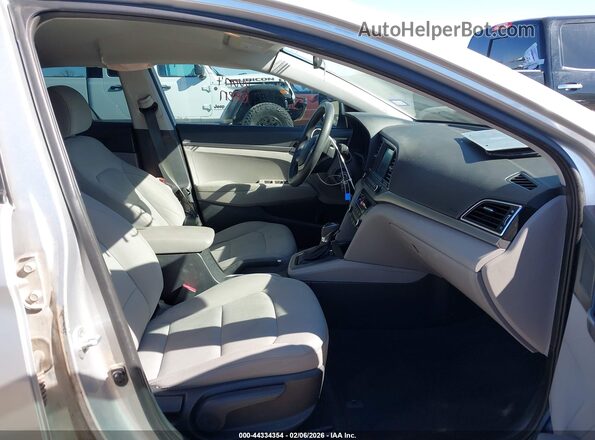 5NPD84LF6HH004330 2017 HYUNDAI ELANTRA Silver Widok wnętrza z przodu