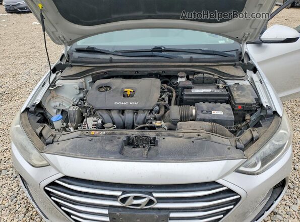 5NPD84LF7JH368021 2018 HYUNDAI ELANTRA Серебряный Вид задней части салона