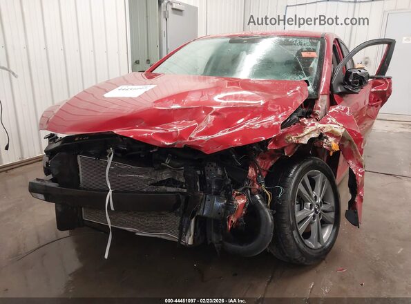 5NPD84LF9HH072007 2017 HYUNDAI ELANTRA Red Front view