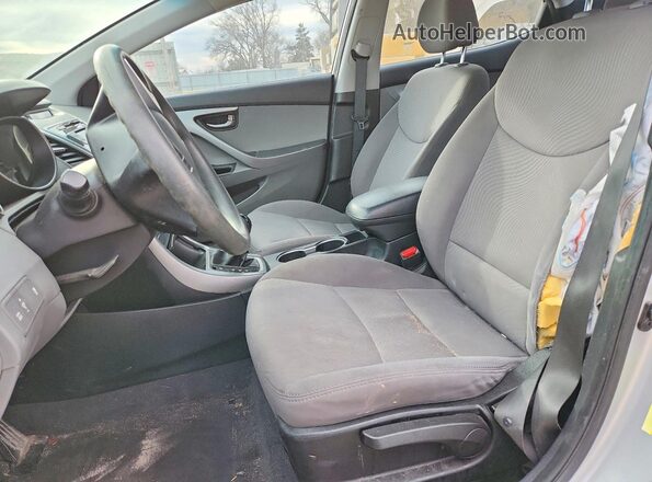 5NPDH4AE0GH698652 2016 HYUNDAI ELANTRA Серебряный Вид салона спереди