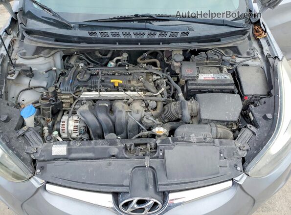 5NPDH4AE3GH760884 2016 HYUNDAI ELANTRA Серебряный Вид задней части салона