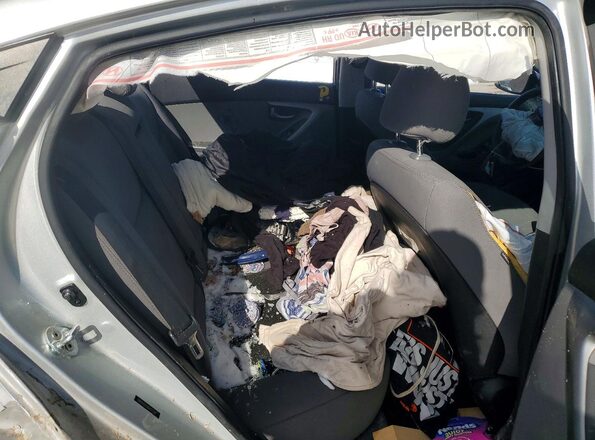 5NPDH4AE9GH727341 2016 HYUNDAI ELANTRA Silver Widok tylnych siedzeń