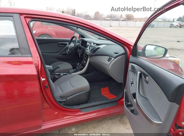 5NPDH4AEXGH743340 2016 HYUNDAI ELANTRA Красный Вид салона спереди