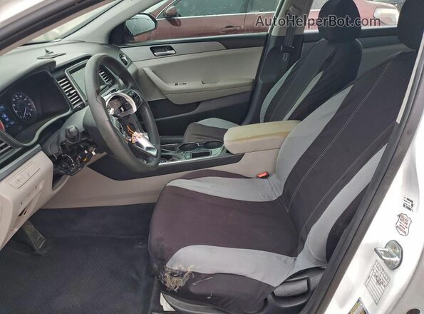 5NPE24AF2KH763962 2019 HYUNDAI SONATA Белый Вид салона спереди