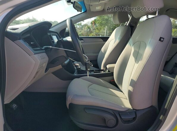 5NPE24AF2KH803151 2019 HYUNDAI SONATA Silver Widok wnętrza z przodu