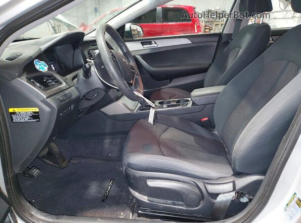 5NPE24AF3GH321649 2016 HYUNDAI SONATA Silver Front interior view