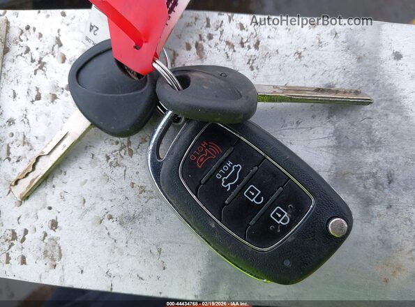 5NPE24AF3KH792225 2019 HYUNDAI SONATA Белый Вид панели приборов