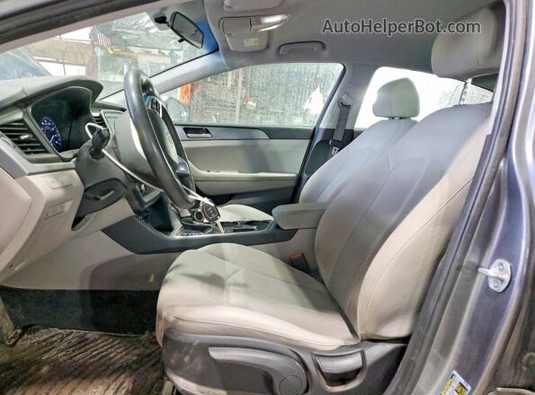 5NPE24AF4KH806925 2019 HYUNDAI SONATA Серый Вид салона спереди