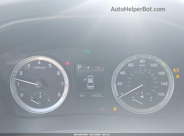 5NPE24AF6KH755864 2019 HYUNDAI SONATA Белый Вид задних сидений