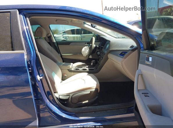 5NPE24AF7HH498190 2017 HYUNDAI SONATA White Widok wnętrza z przodu